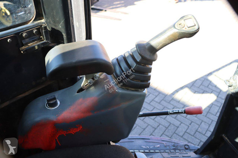 Lopatový nakládač Yanmar VIO50-6B