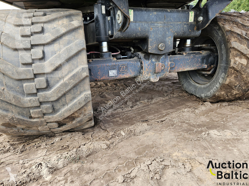 Caterpillar D excavator