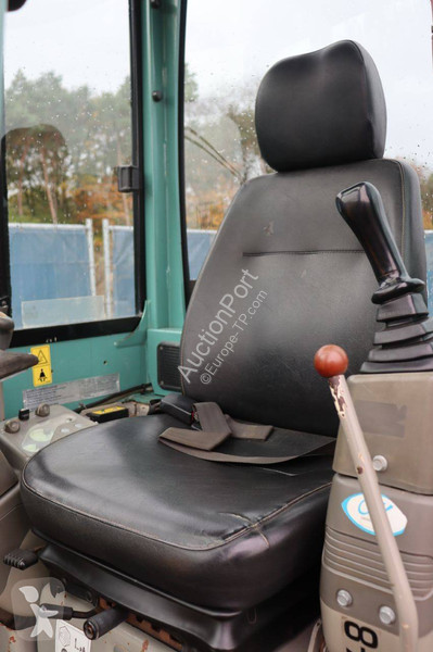 جرافة Yanmar 4