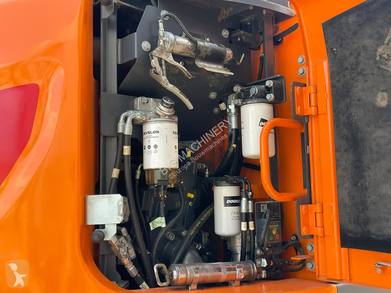 Excavadora Doosan 5