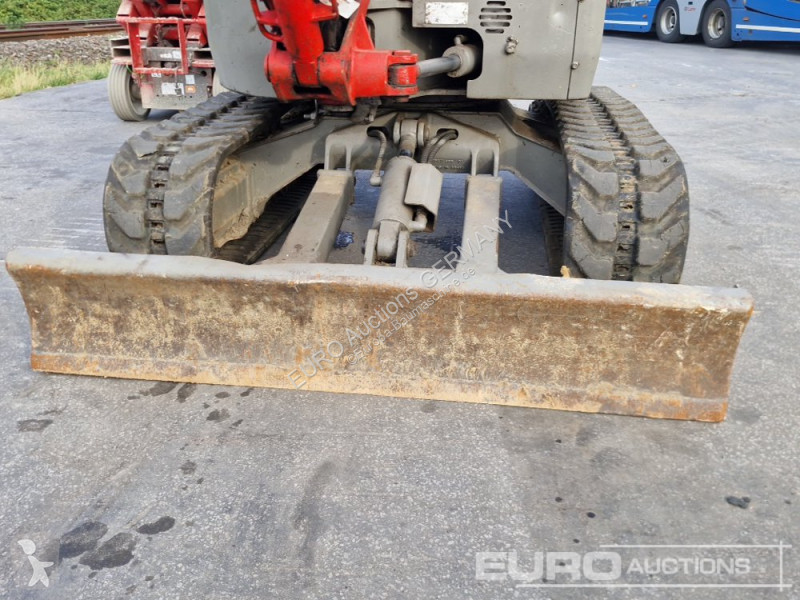 Багер Volvo ECR25D