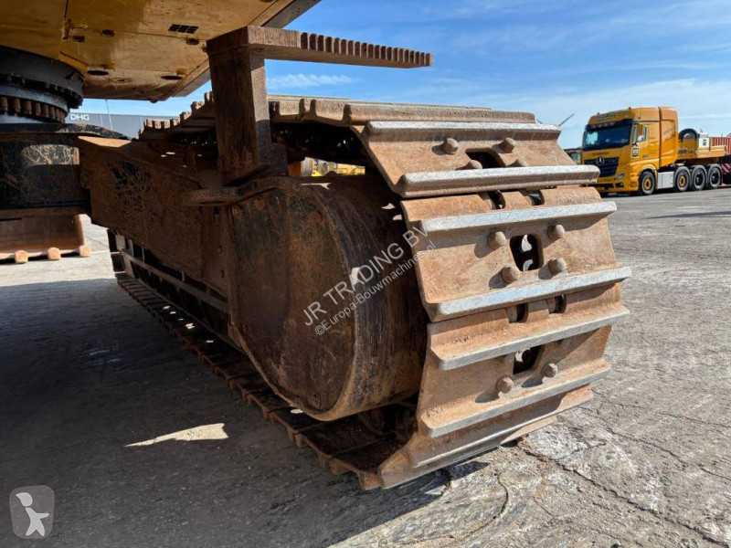 Багер Caterpillar