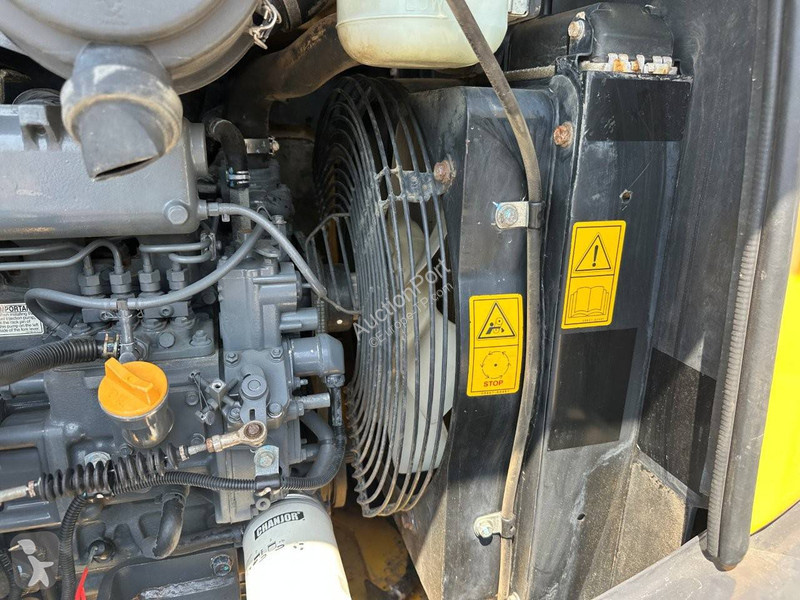 Екскаватор Komatsu 7