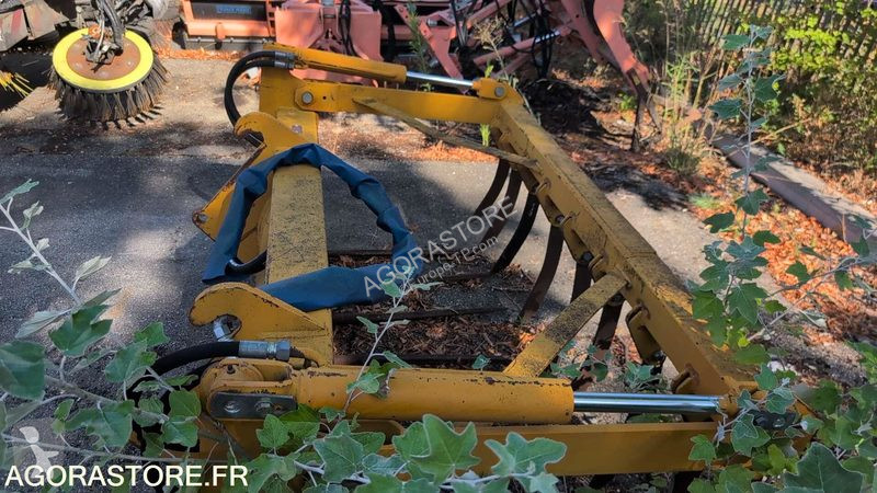 Renault DIVERS excavator