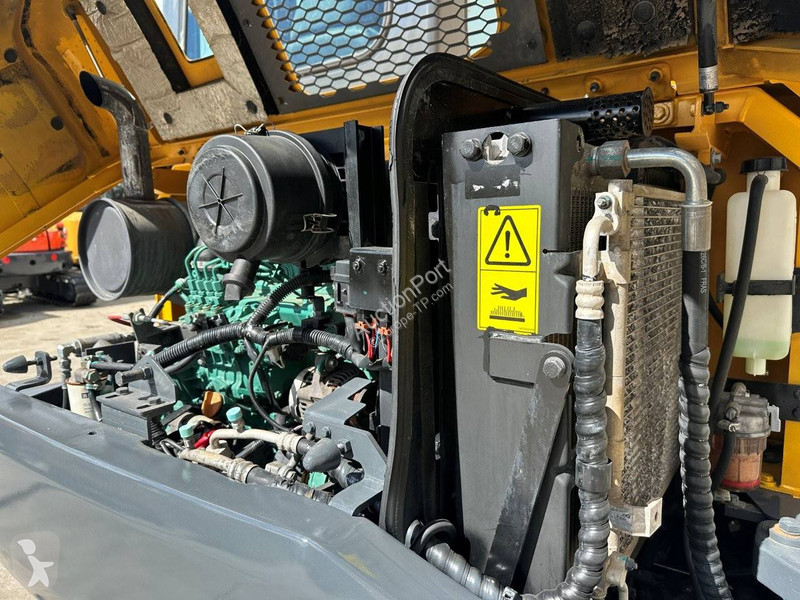Экскаватор Volvo D