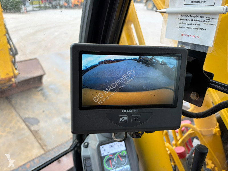 Багер Hitachi