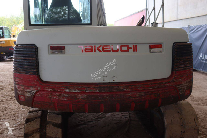 جرافة Takeuchi