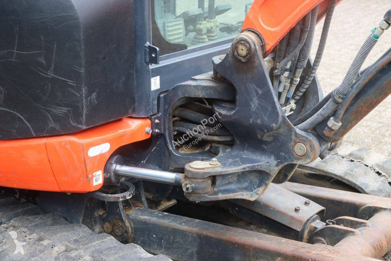 Excavadora Kubota KX030-4