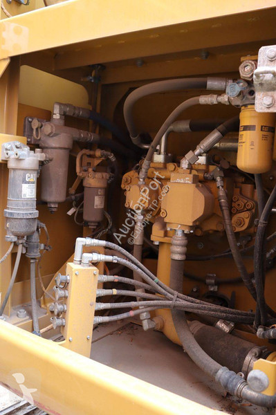 جرافة Caterpillar 320FL