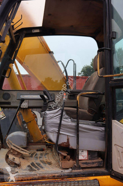 جرافة JCB