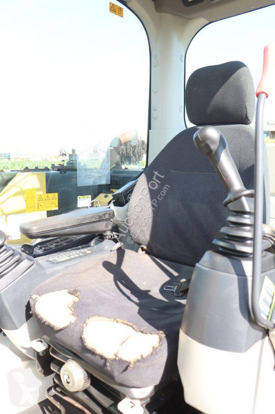 جرافة New Holland Kobelco