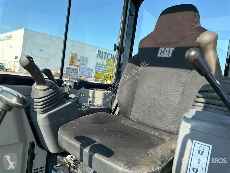 جرافة Caterpillar E Mini Excavator