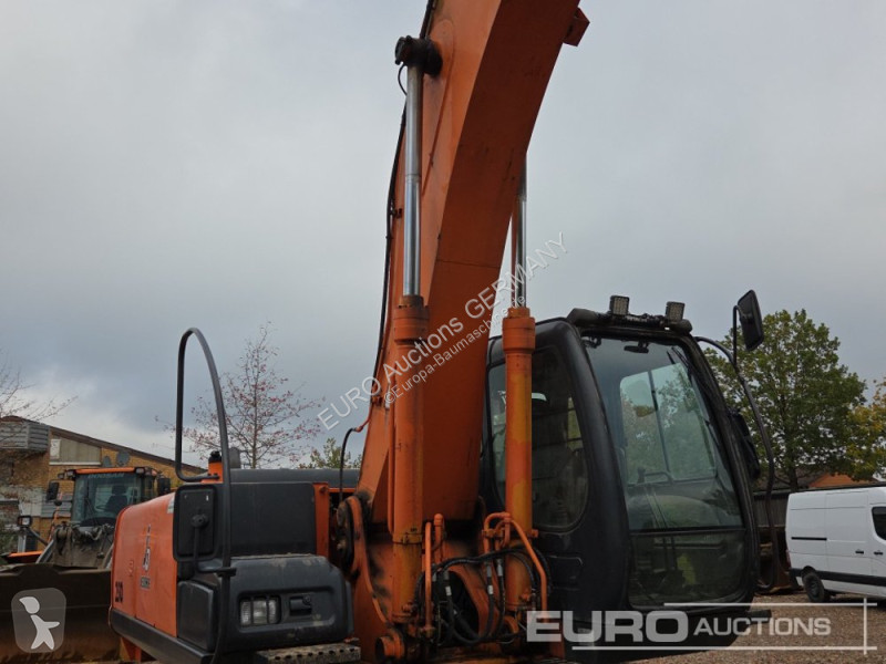 Escavadora Hitachi