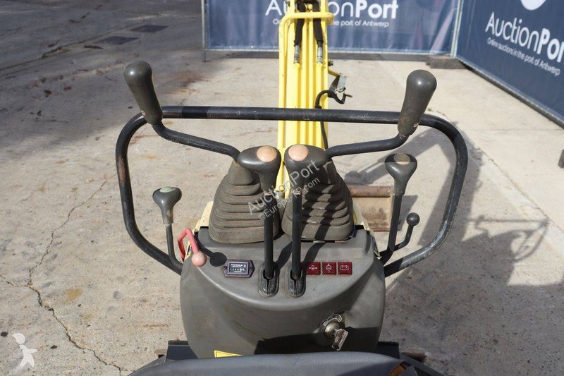 Pelle Yanmar ViO10-2A