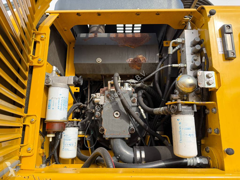 Pelle Komatsu - Triple Boom / Blade / Hammer Lines