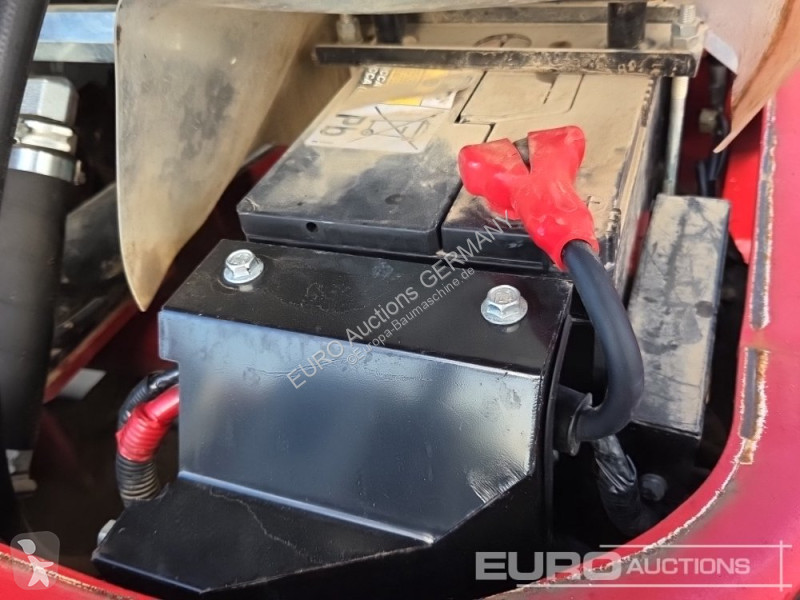 Pelle Takeuchi 2