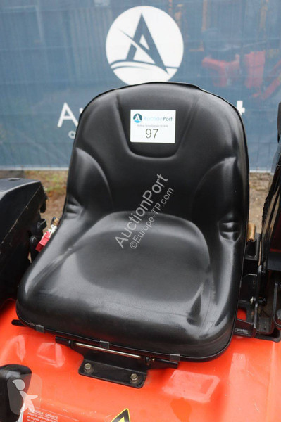 Pelle Kubota -5