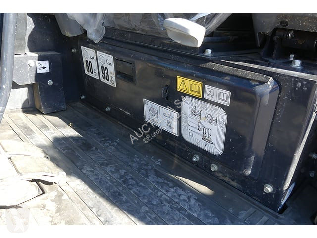 جرافة Yanmar VIO23-6