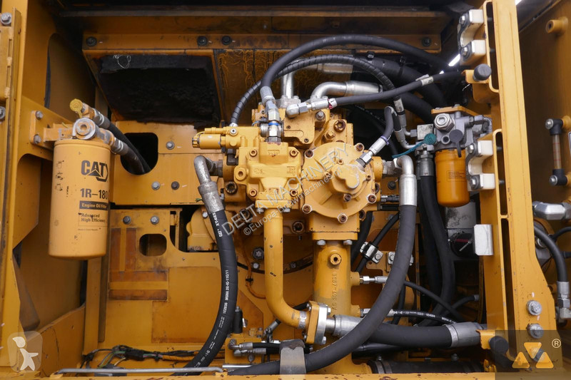 Багер Caterpillar LME