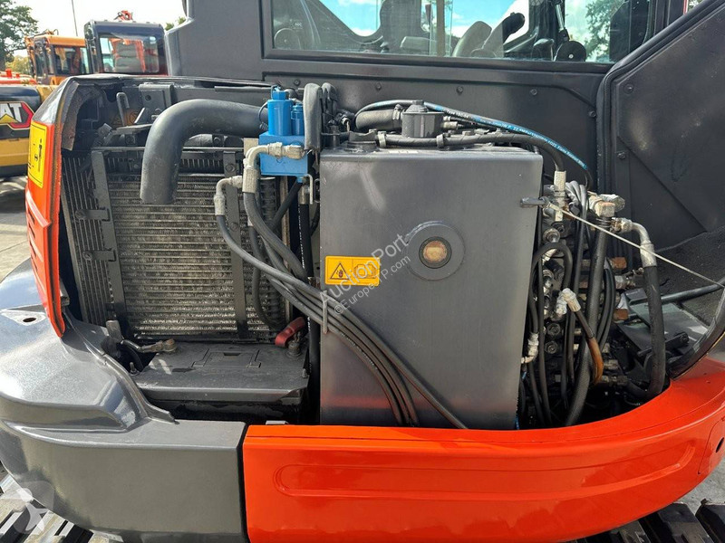Escavadora Kubota SZ