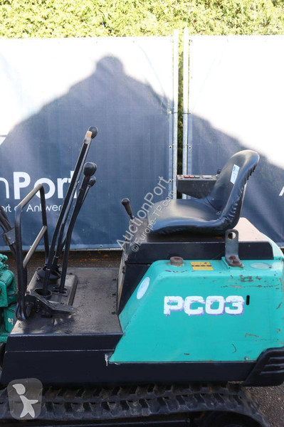 Escavadora Komatsu PC-03