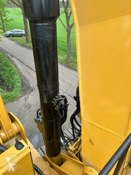 Rýpadlo Caterpillar 385 MH
