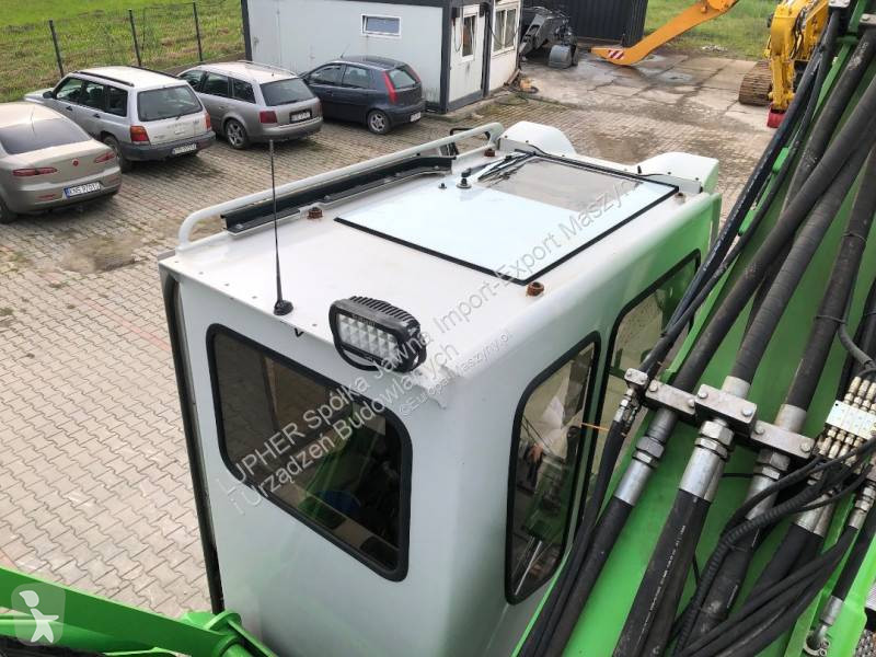 Excavator Sennebogen 830