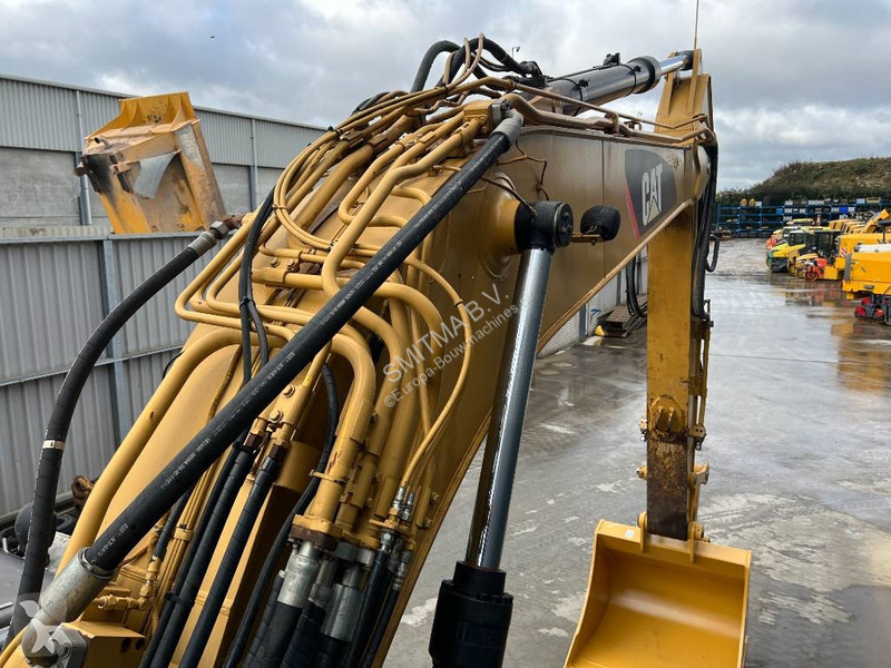 Rýpadlo Caterpillar LCR