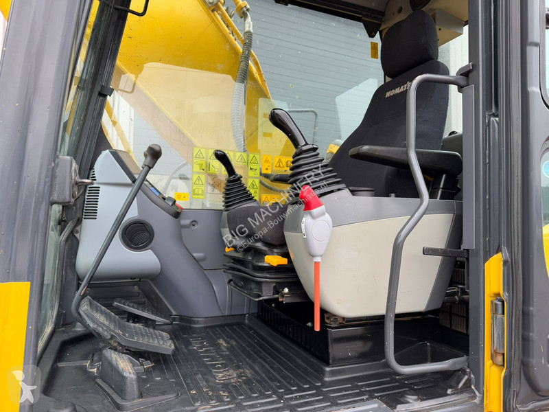 Lopatový nakládač Komatsu HB215LC-1 HB