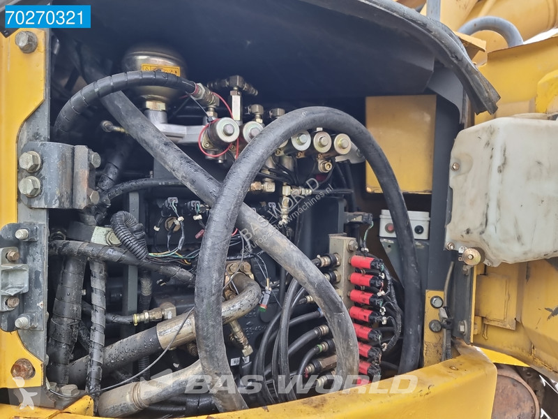 Lopatový nakládač Komatsu PC228 US LC