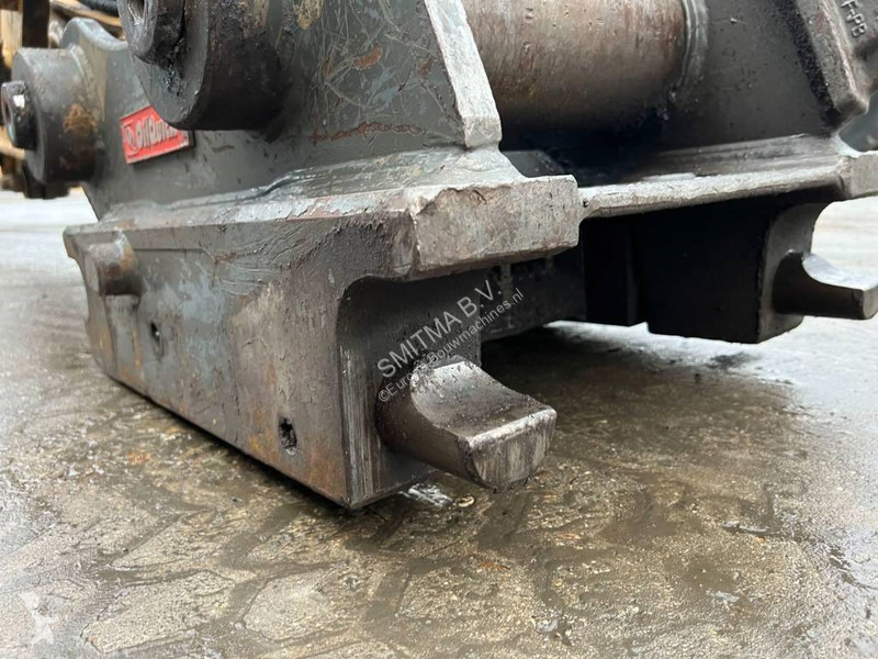 جرافة Caterpillar L UHD - 27m - OilQuick