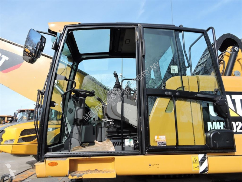 Lopatový nakládač Caterpillar MH3024