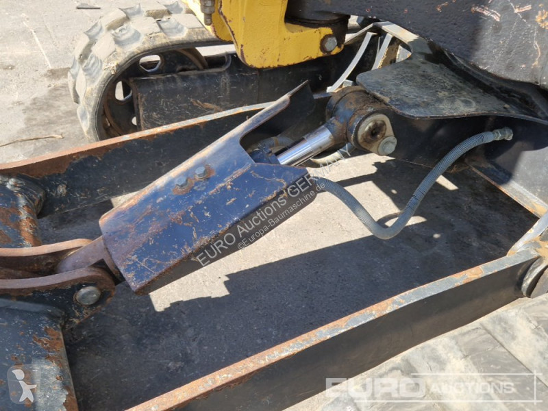 Escavadora Yanmar SV22