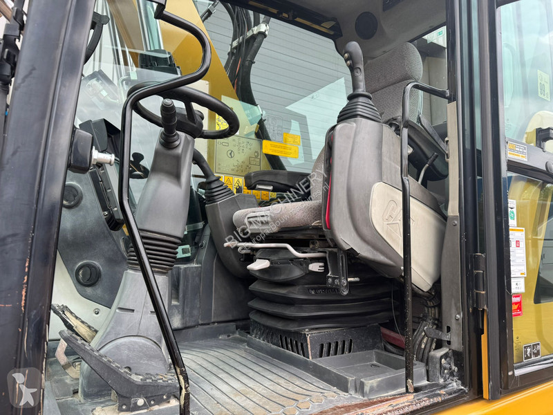 Excavator Caterpillar MF
