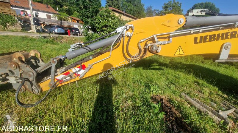 Excavator Liebherr A 912 COMPACT