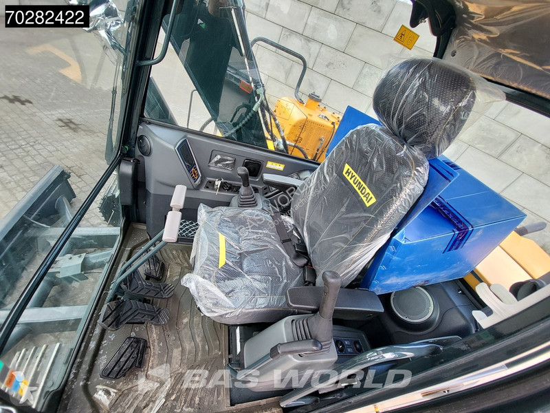 Excavator Hyundai HX80 N A/C - NEW UNUSED