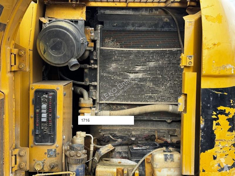Escavatore Caterpillar C Mit Zwei Löffeln