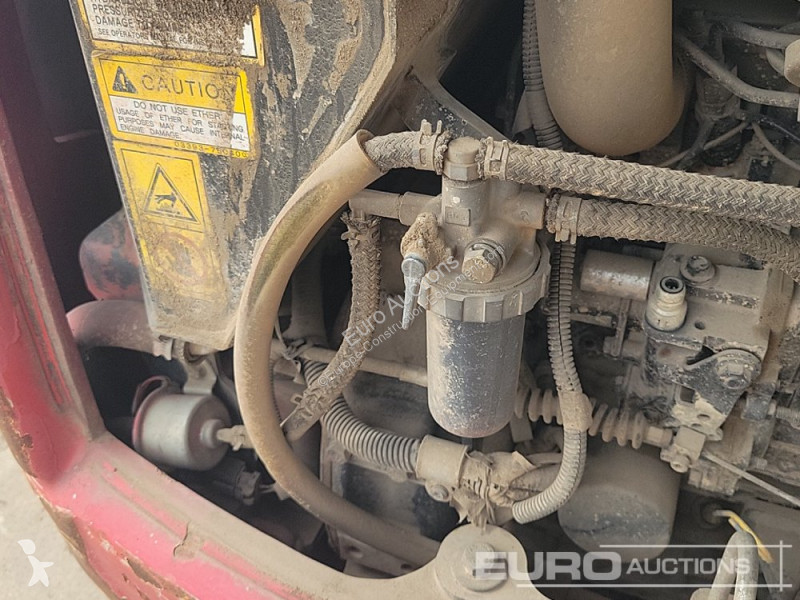 جرافة Takeuchi TB216