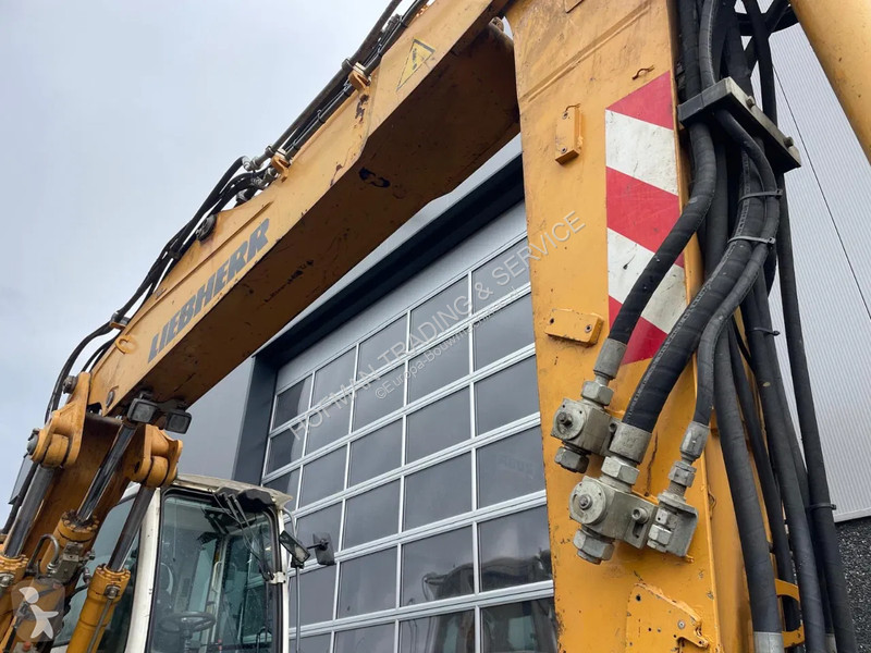 Lopatový nakládač Liebherr Full option
