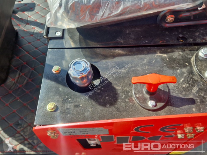 Escavadora JPC HT12