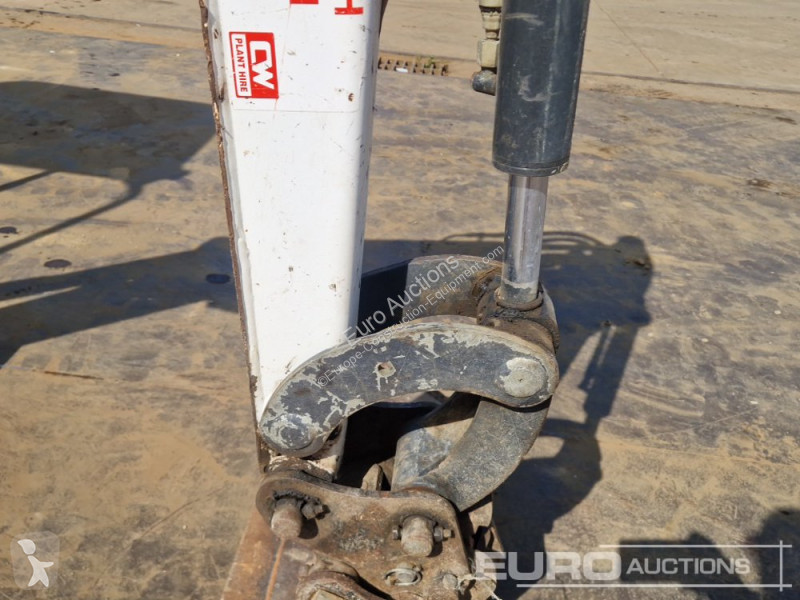جرافة Bobcat E17
