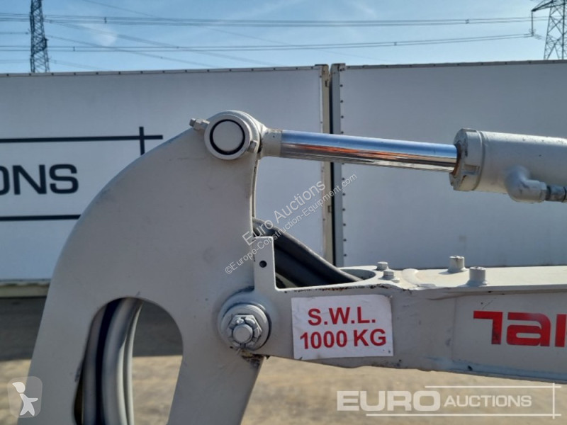 Escavadora Takeuchi TB216