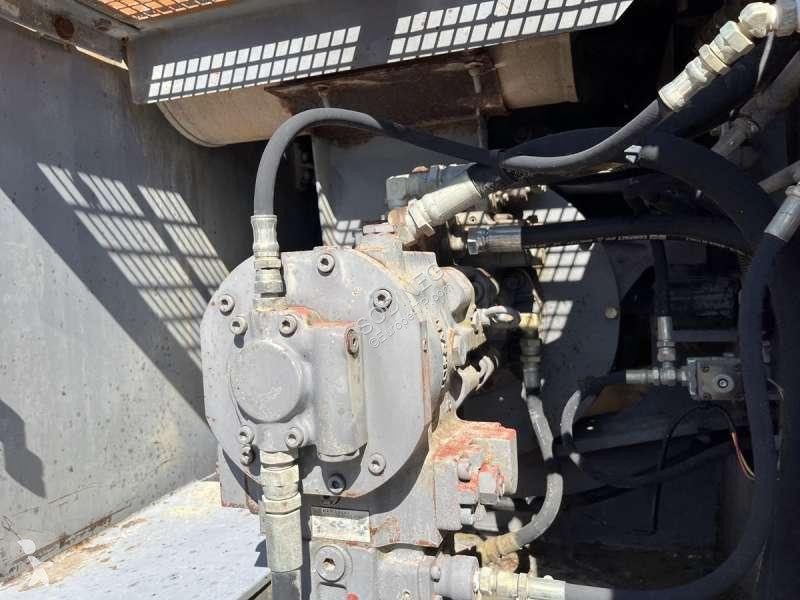 Escavatore Hitachi  UH073