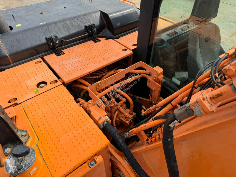 Escavatore Caterpillar