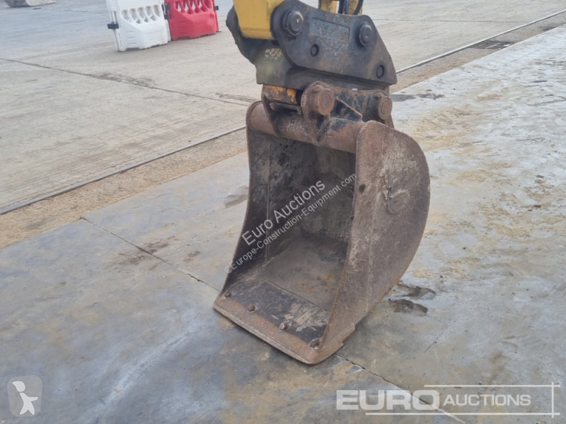 جرافة Komatsu PC80MR-5