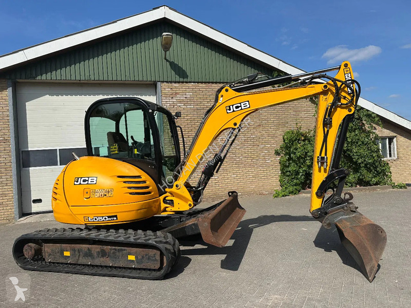 Excavator JCB