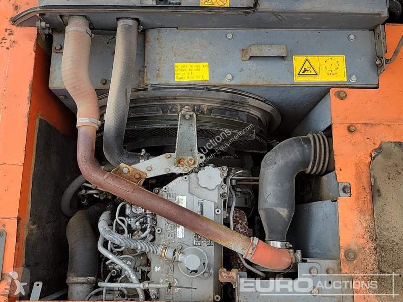 Escavadora Hitachi ZX210LC-3