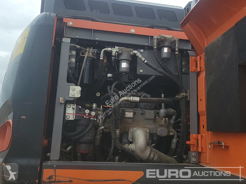 Lopatový nakládač Hitachi -6