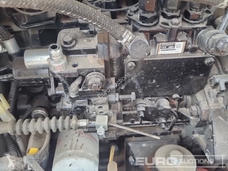 Escavadora Takeuchi TB216
