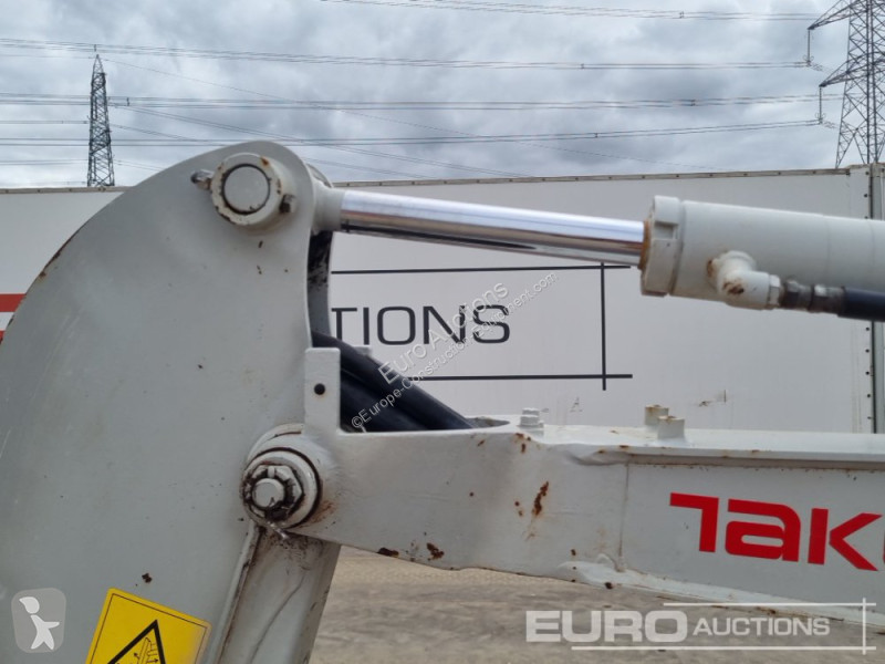 Escavadora Takeuchi TB216